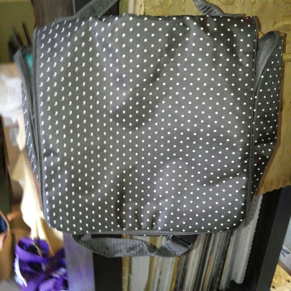 Hanging organizer.